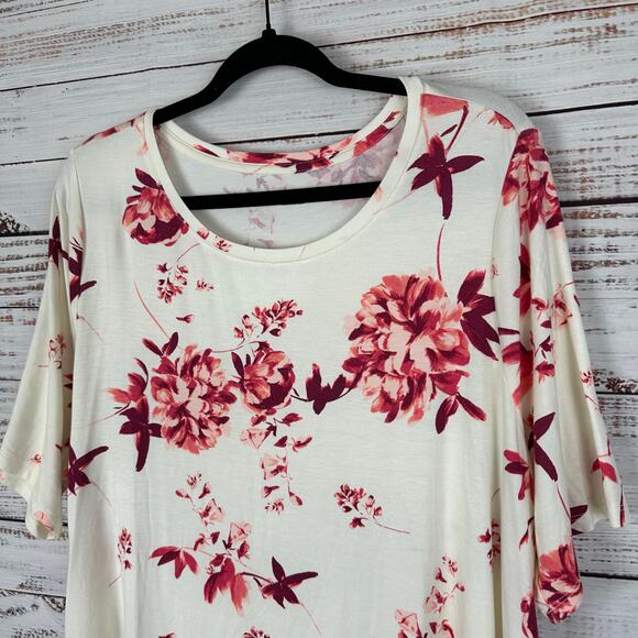 Womens Lane Bryant Cream Red Floral Soft Knit Short Sleeve Tunic Stretch 18/20 - Picture 1 of 6